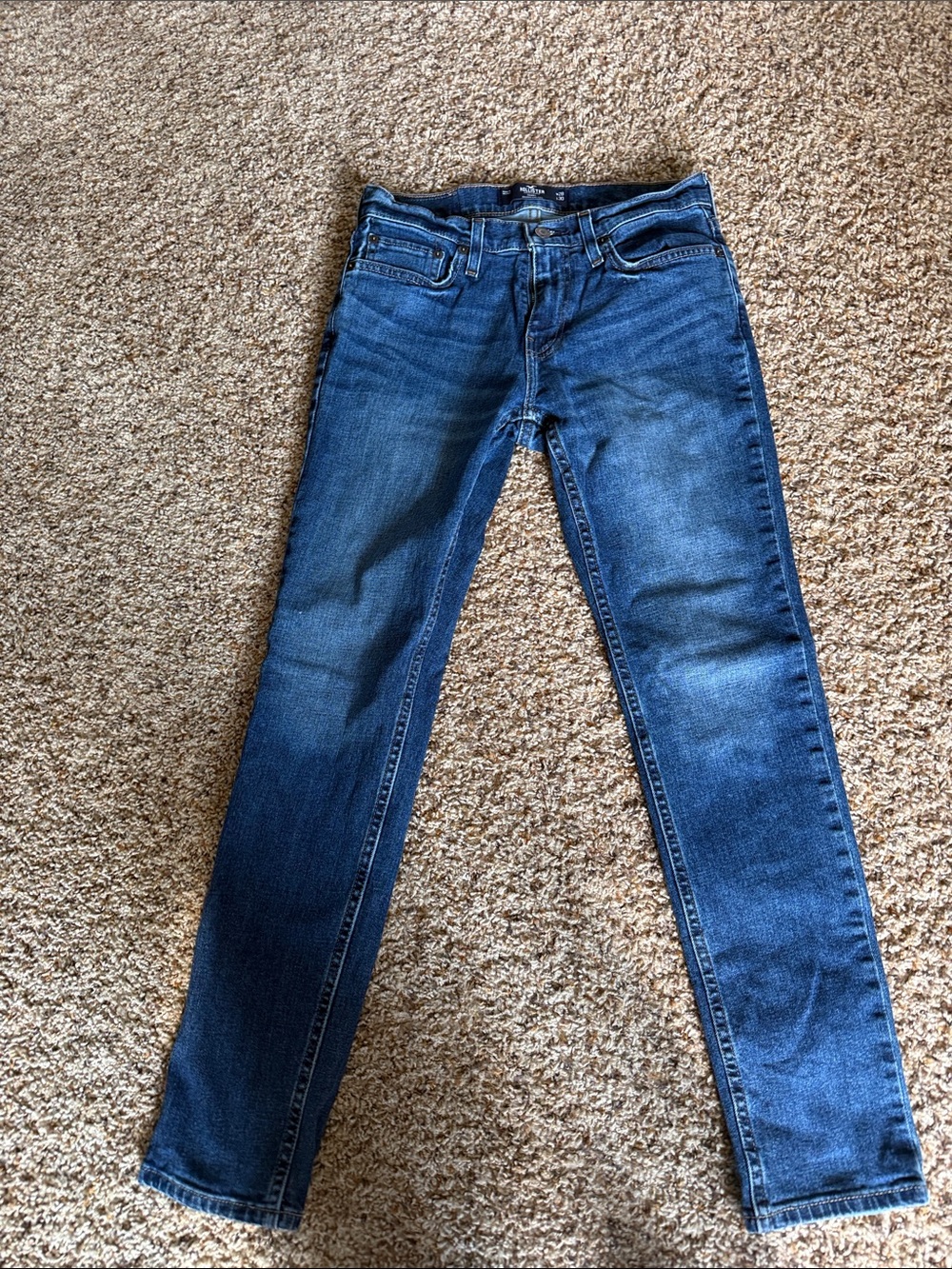 Hollister Men’s Skinny Jeans in Medium Blue Wash